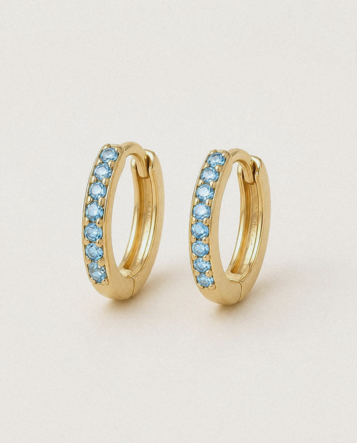 Mare Pavé Huggies