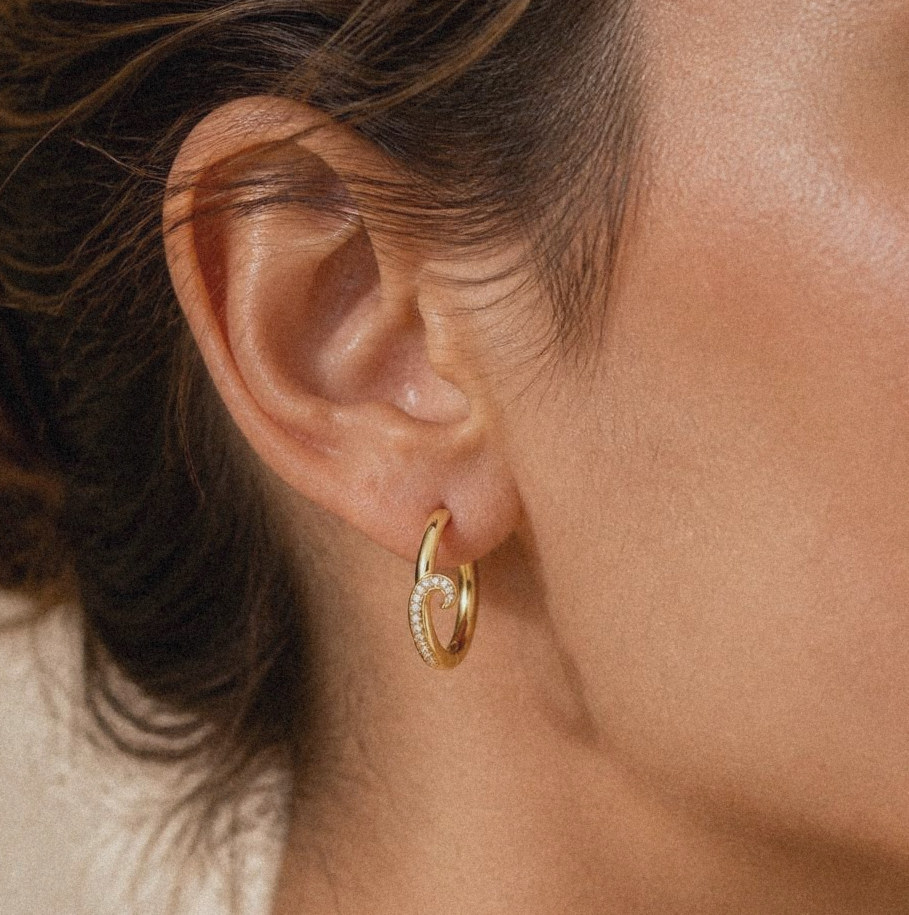Onda Hoops, worn